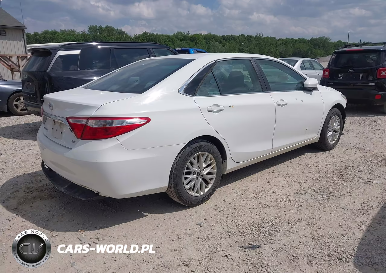2017 Toyota Camry Le VIN:4T1BF1FK2HU646226 - 4