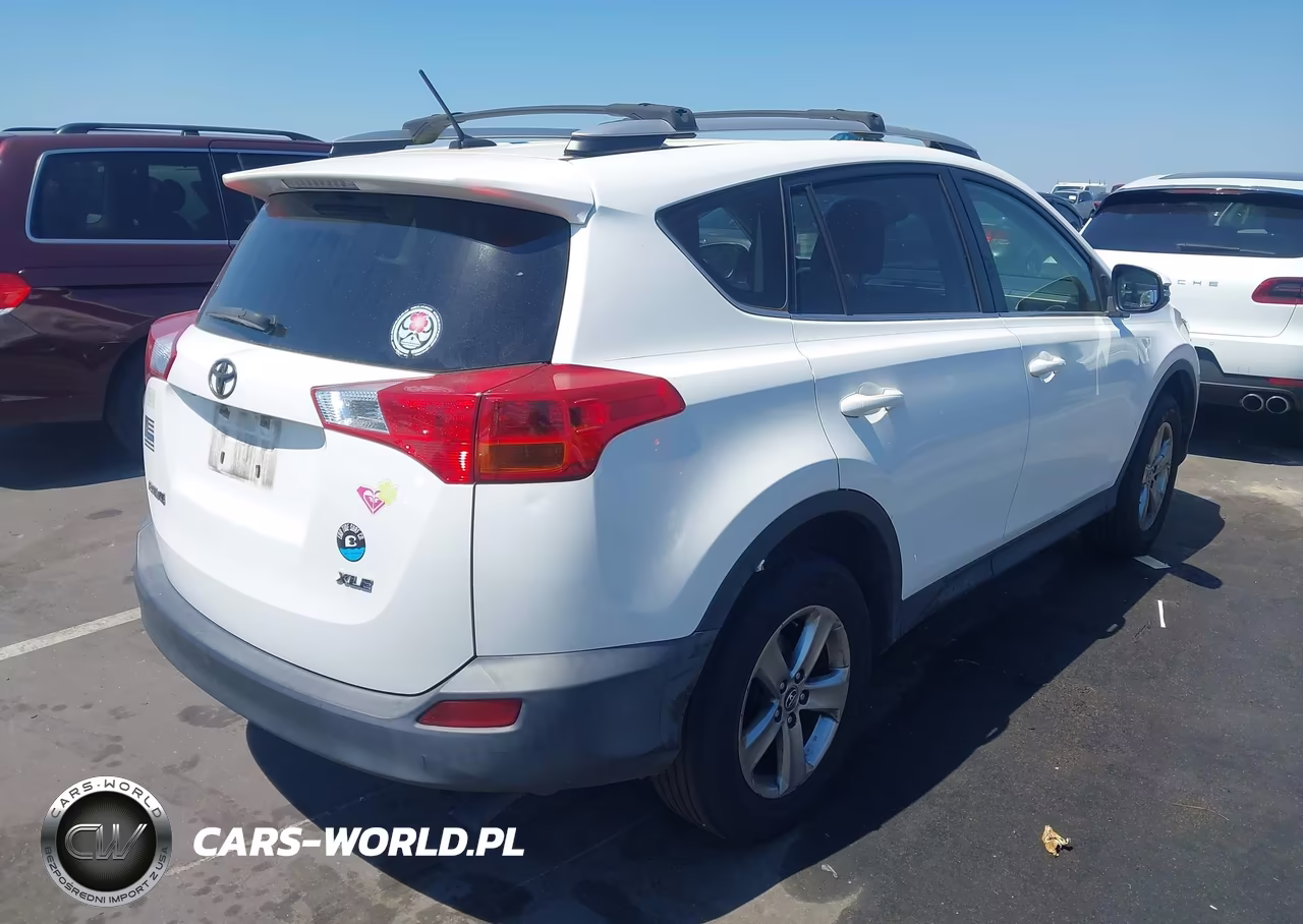 2015 Toyota Rav4 Xle VIN:JTMWFREVXFJ033852 - 4