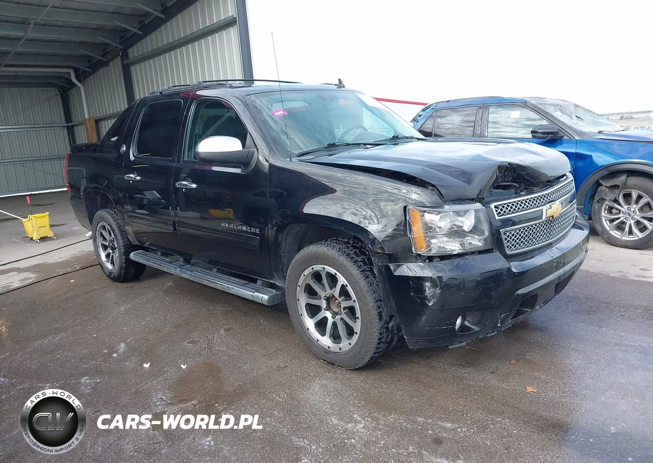 2013 Chevrolet Avalanche Ls – zdjęcie 1 z 17