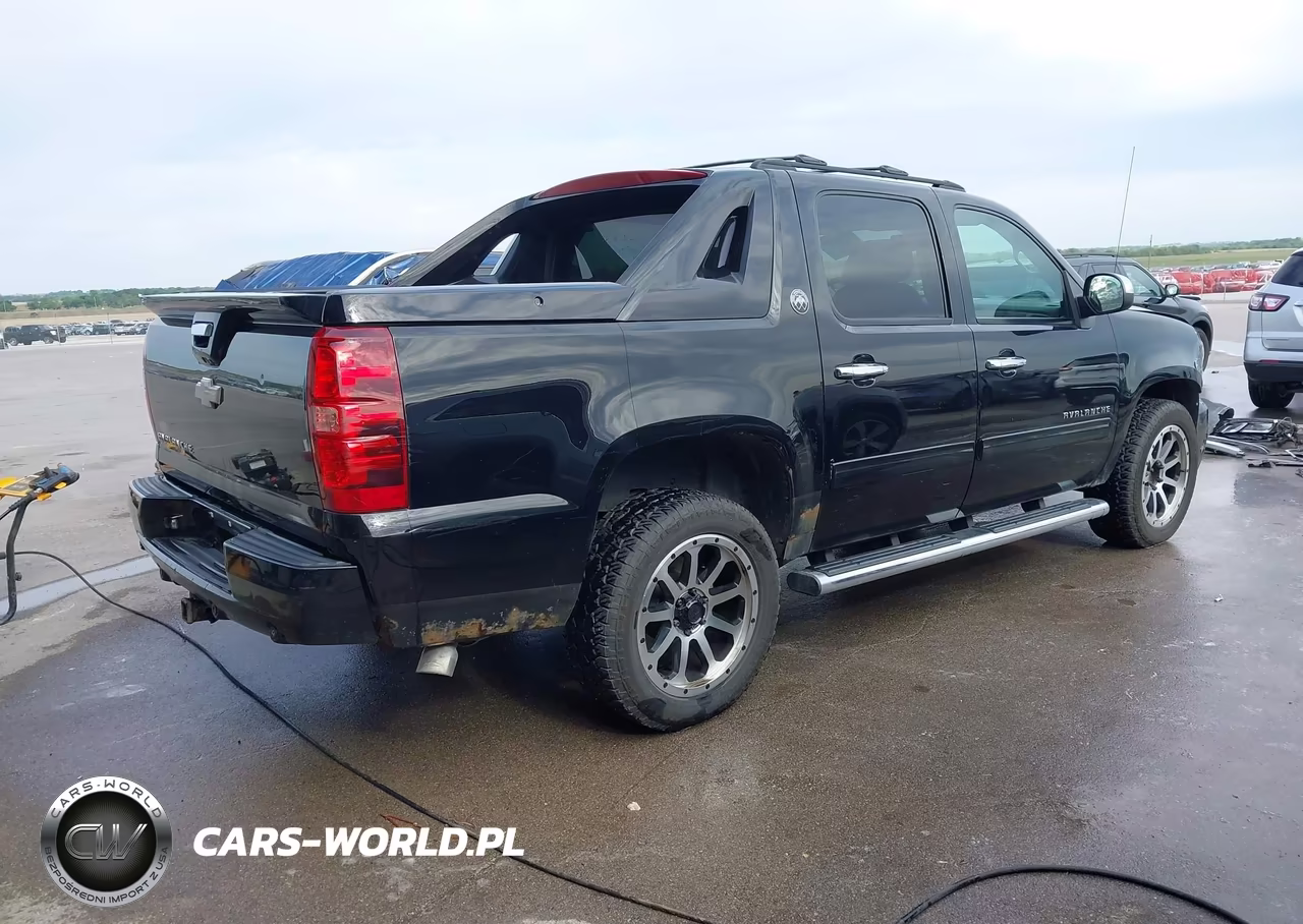 2013 Chevrolet Avalanche Ls VIN:3GNTKEE75DG333295 - 4