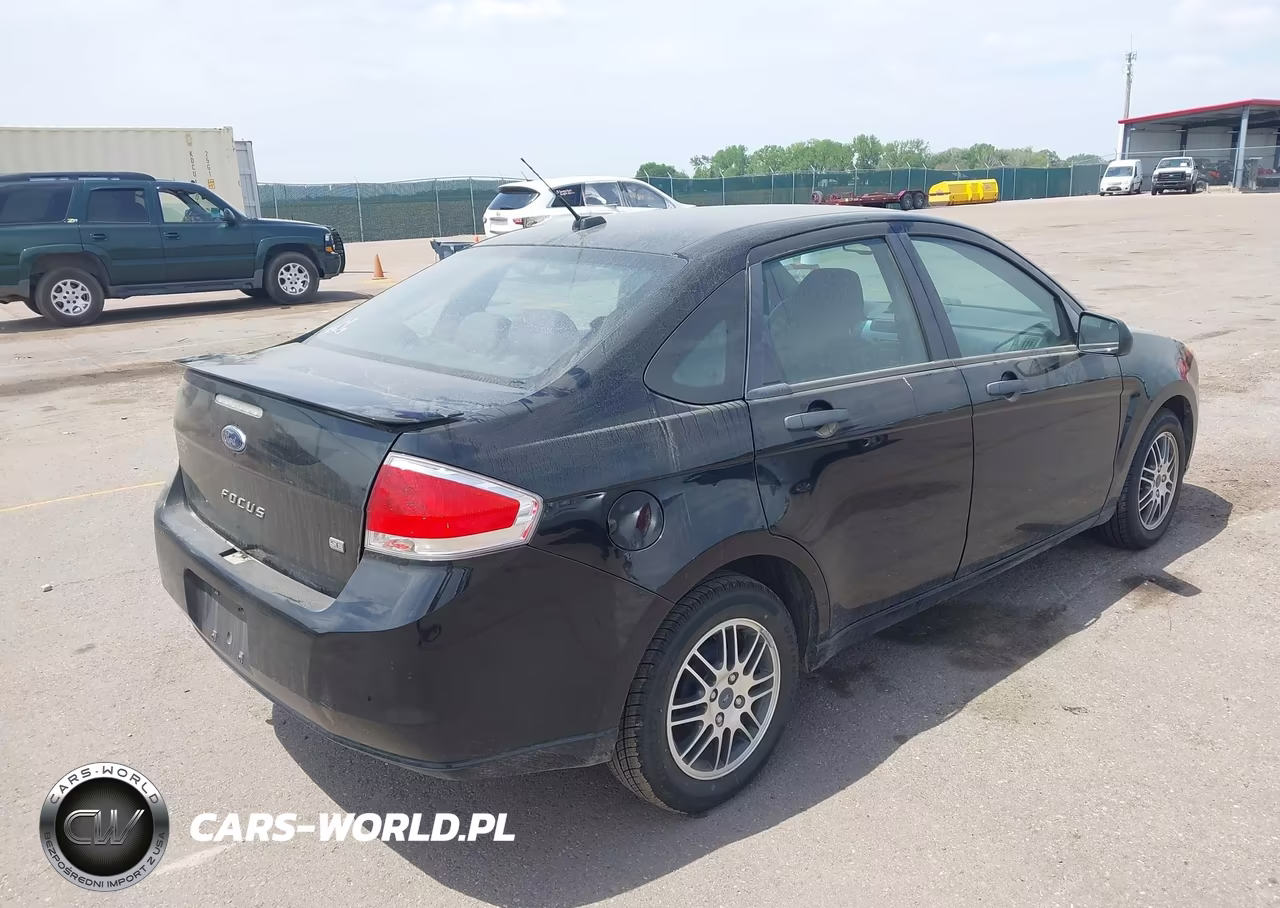 2011 Ford Focus Se VIN:1FAHP3FN3BW103552 - 4
