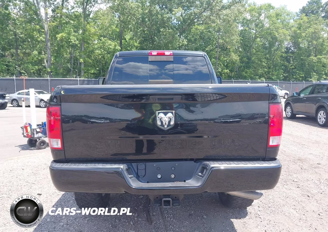 2019 Ram 1500 Classic Express 4X2 6'4 Box VIN:3C6JR6ATXKG500646 - 16
