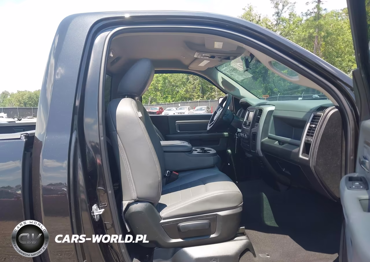 2019 Ram 1500 Classic Express 4X2 6'4 Box VIN:3C6JR6ATXKG500646 - 5