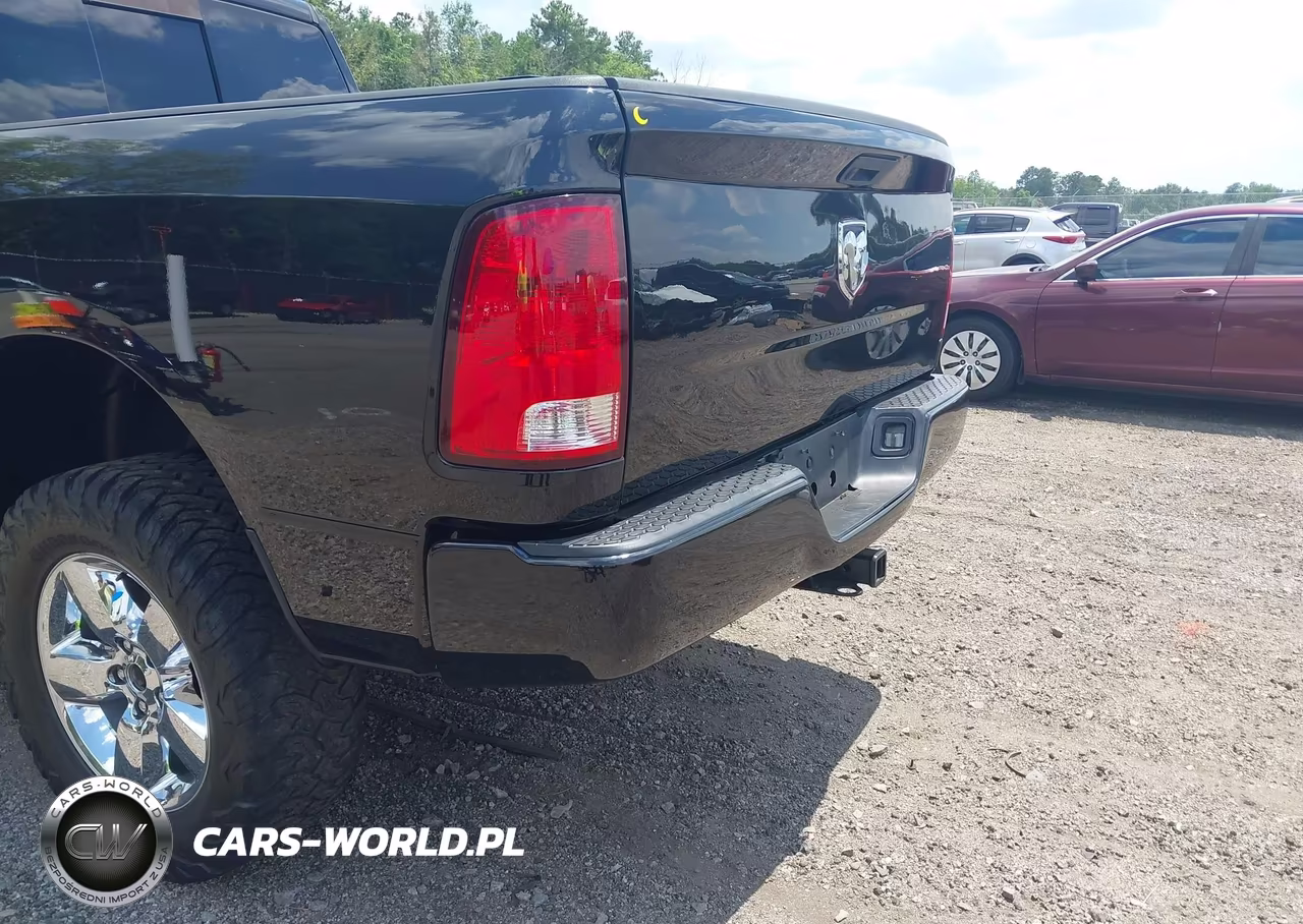2019 Ram 1500 Classic Express 4X2 6'4 Box VIN:3C6JR6ATXKG500646 - 6