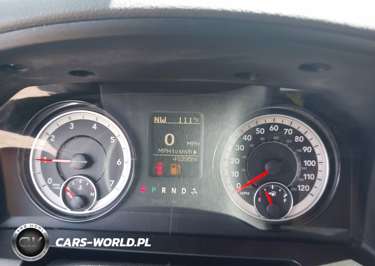 2019 Ram 1500 Classic Express 4X2 6'4 Box VIN:3C6JR6ATXKG500646 - 7