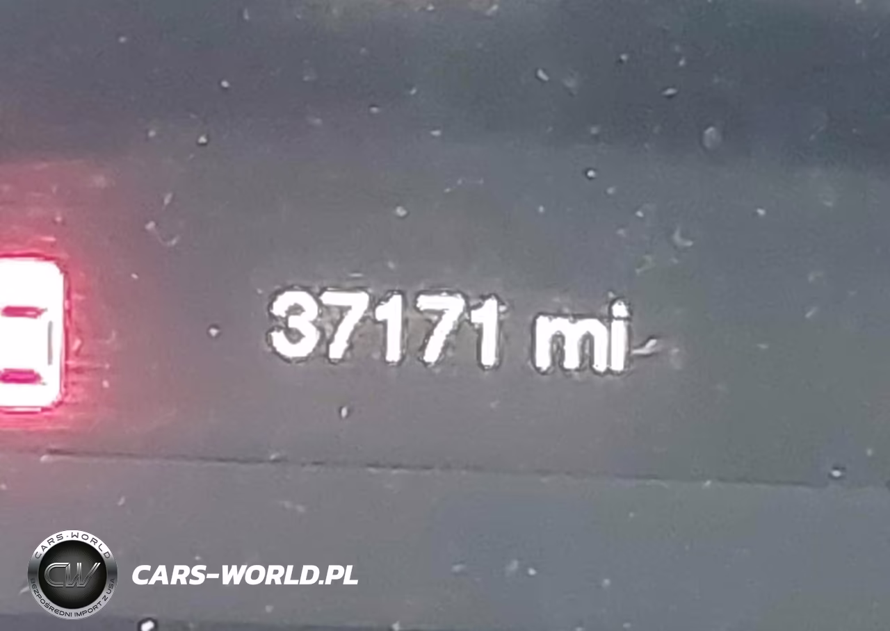 2017 Jeep Cherokee Latitude 4X4 VIN:1C4PJMCS9HW501333 - 16