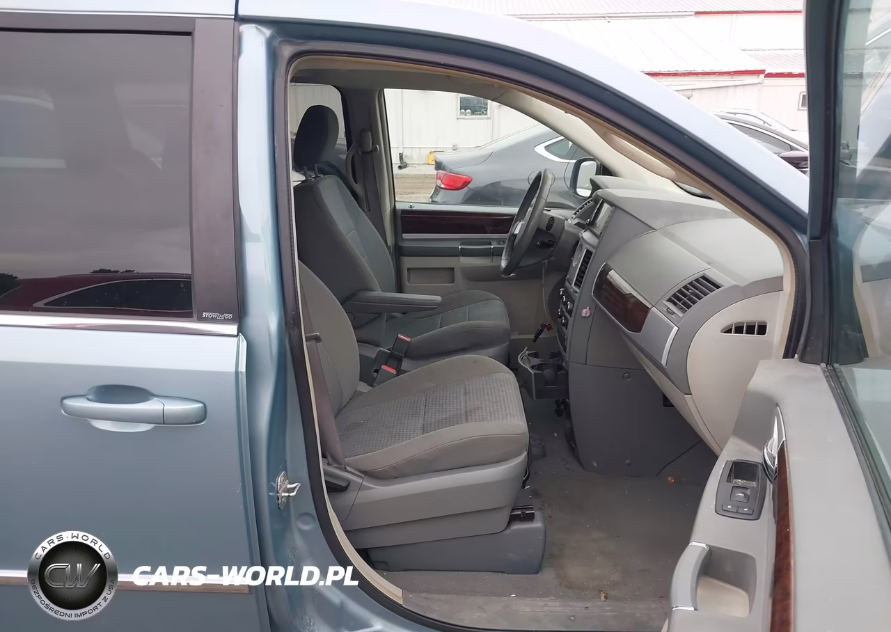 2009 Chrysler Town & Country Touring VIN:2A8HR54119R665557 - 5
