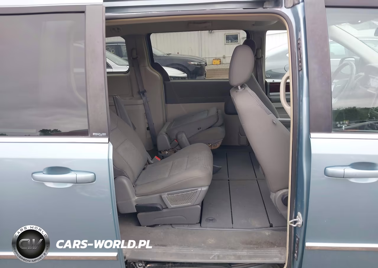 2009 Chrysler Town & Country Touring VIN:2A8HR54119R665557 - 8