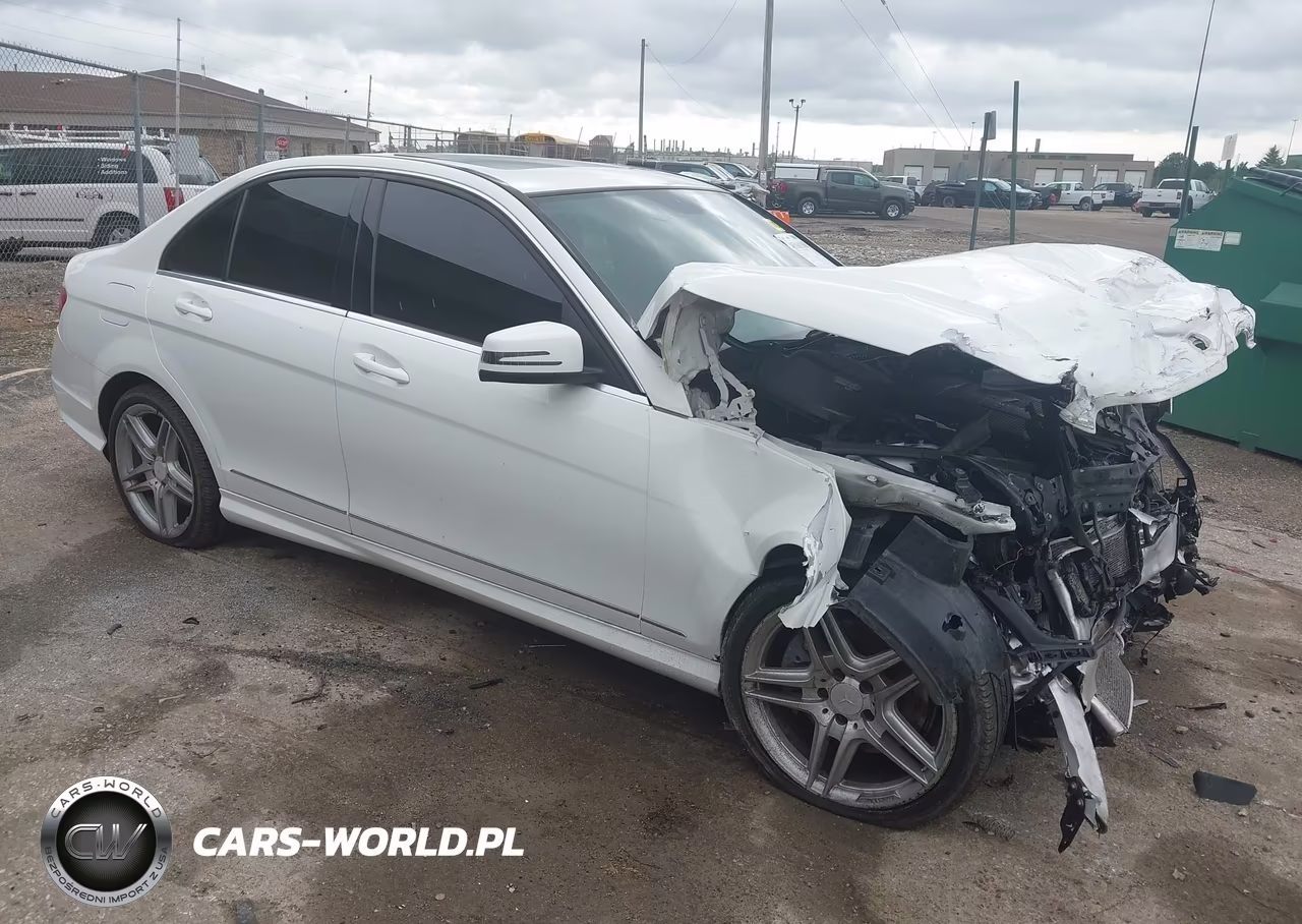 2013 Mercedes-Benz C 300 Sport 4Matic – zdjęcie 1 z 17