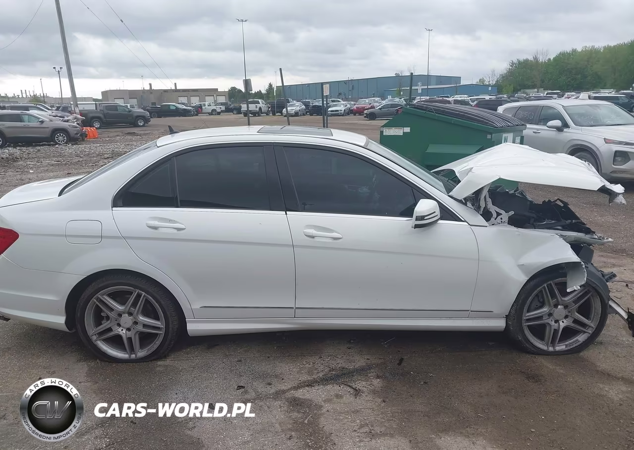 2013 Mercedes-Benz C 300 Sport 4Matic VIN:WDDGF8AB6DR273138 - 14