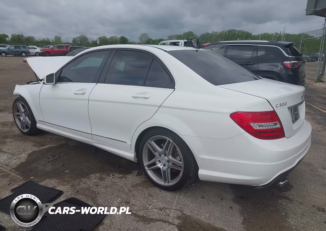 2013 Mercedes-Benz C 300 Sport 4Matic VIN:WDDGF8AB6DR273138 - 3