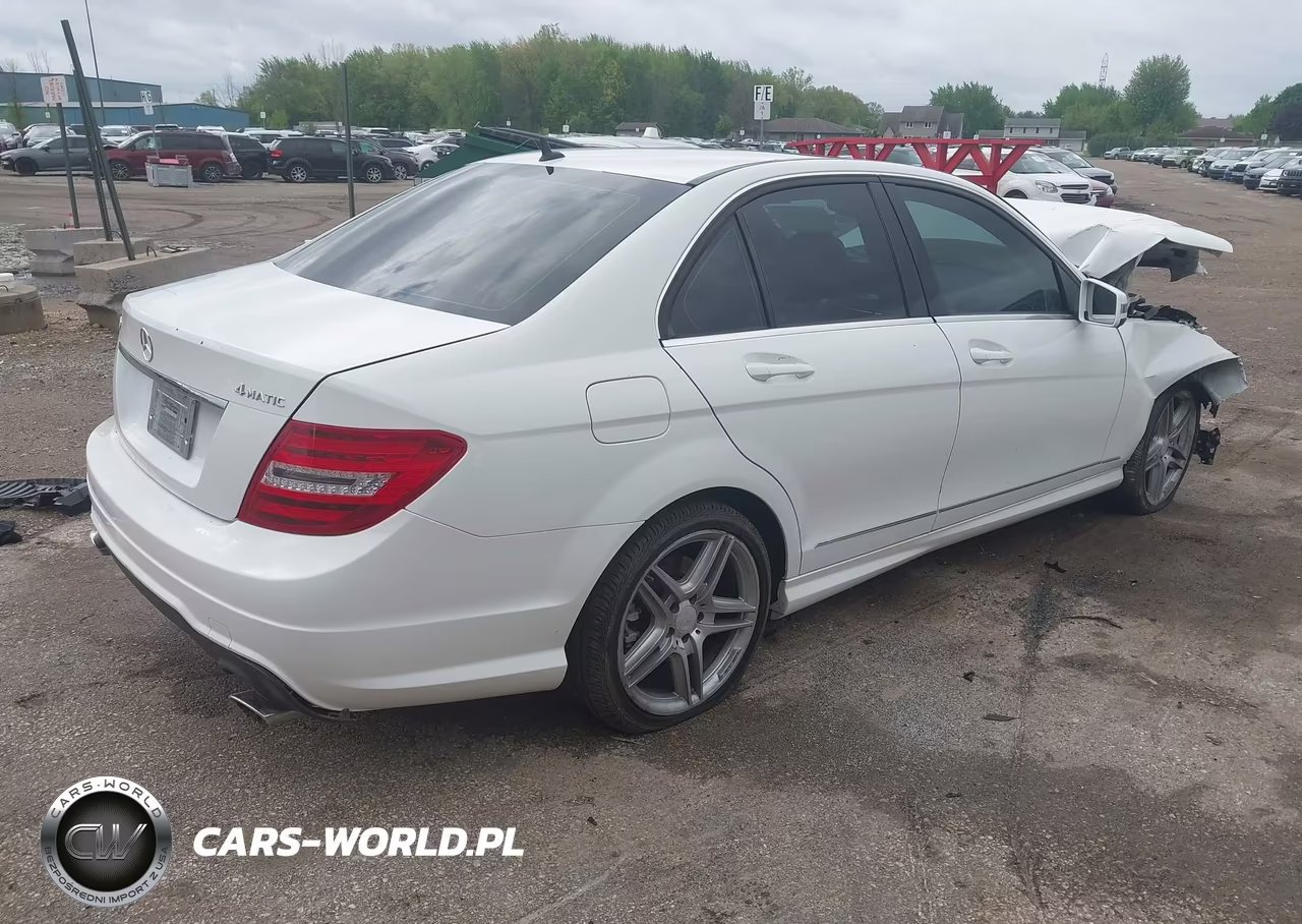 2013 Mercedes-Benz C 300 Sport 4Matic VIN:WDDGF8AB6DR273138 - 4