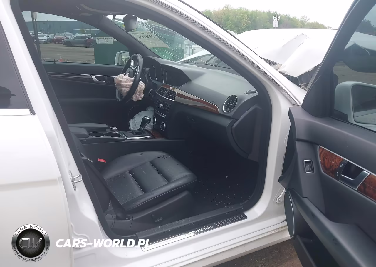 2013 Mercedes-Benz C 300 Sport 4Matic VIN:WDDGF8AB6DR273138 - 5