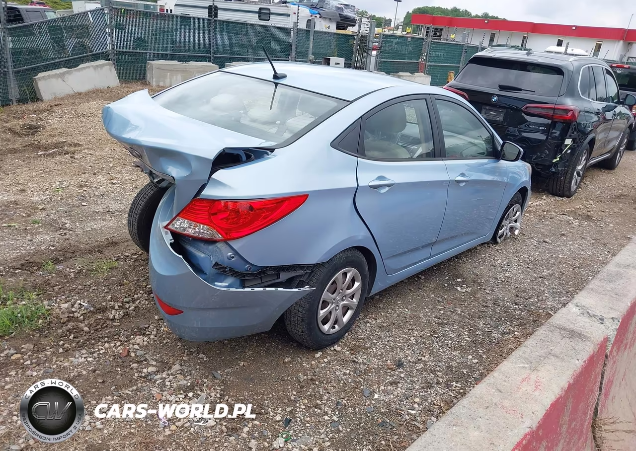 2014 Hyundai Accent Gls VIN:KMHCT4AE4EU733704 - 4