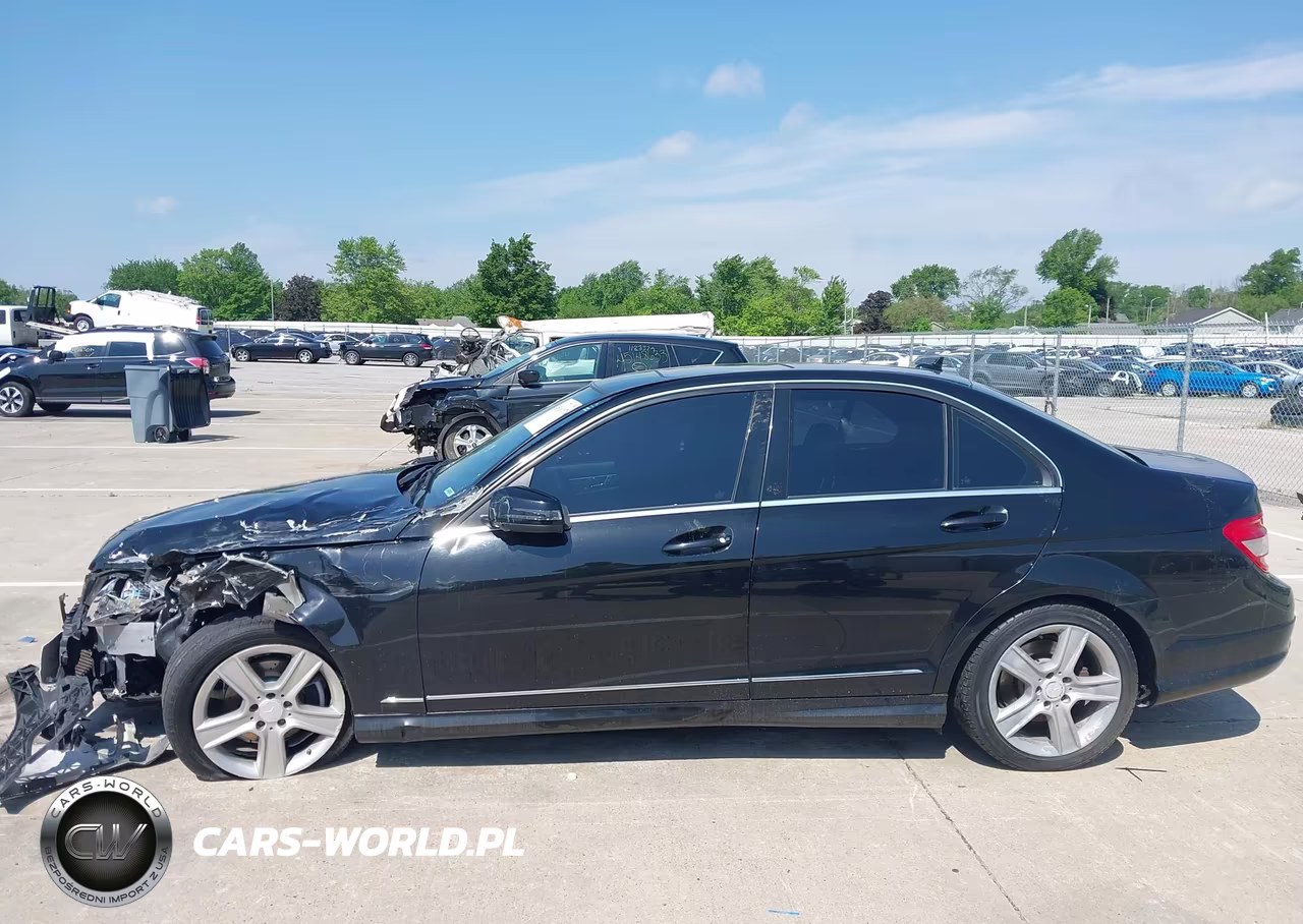 2010 Mercedes-Benz C 300 Luxury 4Matic-Sport 4Matic VIN:WDDGF8BB7AR104529 - 14
