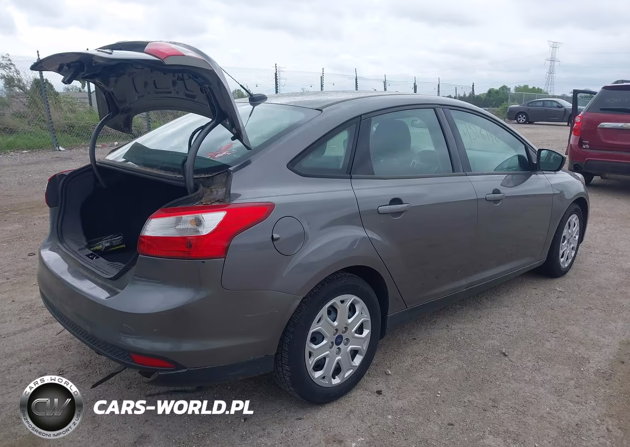2012 Ford Focus Se VIN:1FAHP3F2XCL448568 - 4