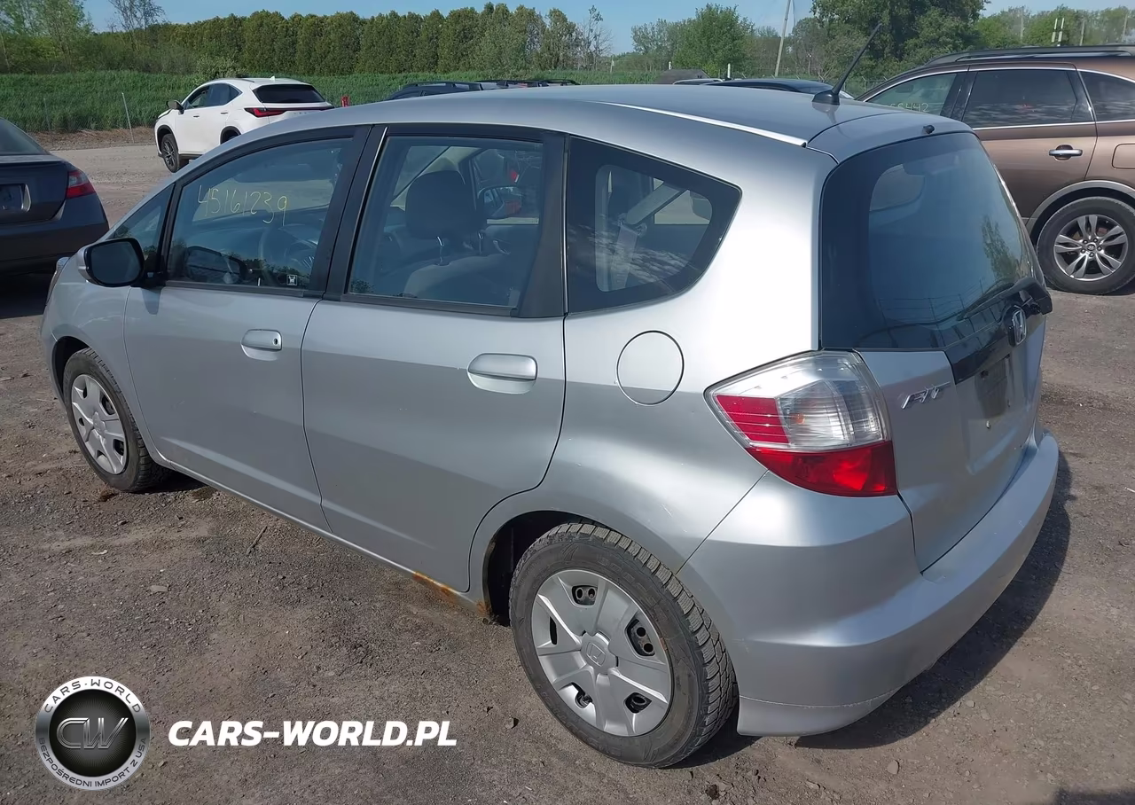 2012 Honda Fit VIN:JHMGE8H37CS005314 - 3