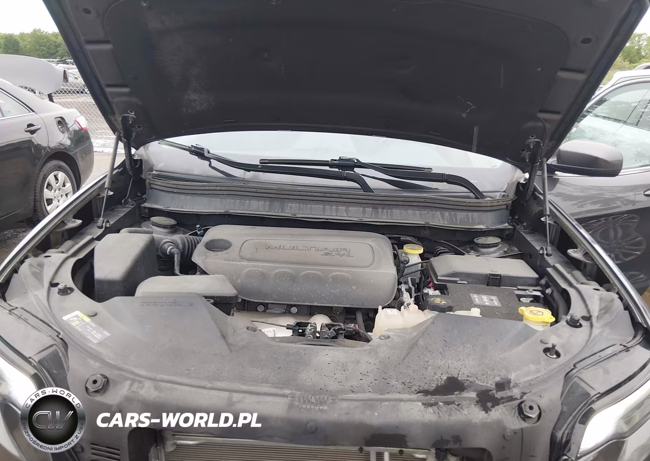 2019 Jeep Cherokee Latitude Plus 4X4 VIN:1C4PJMLB2KD335532 - 10