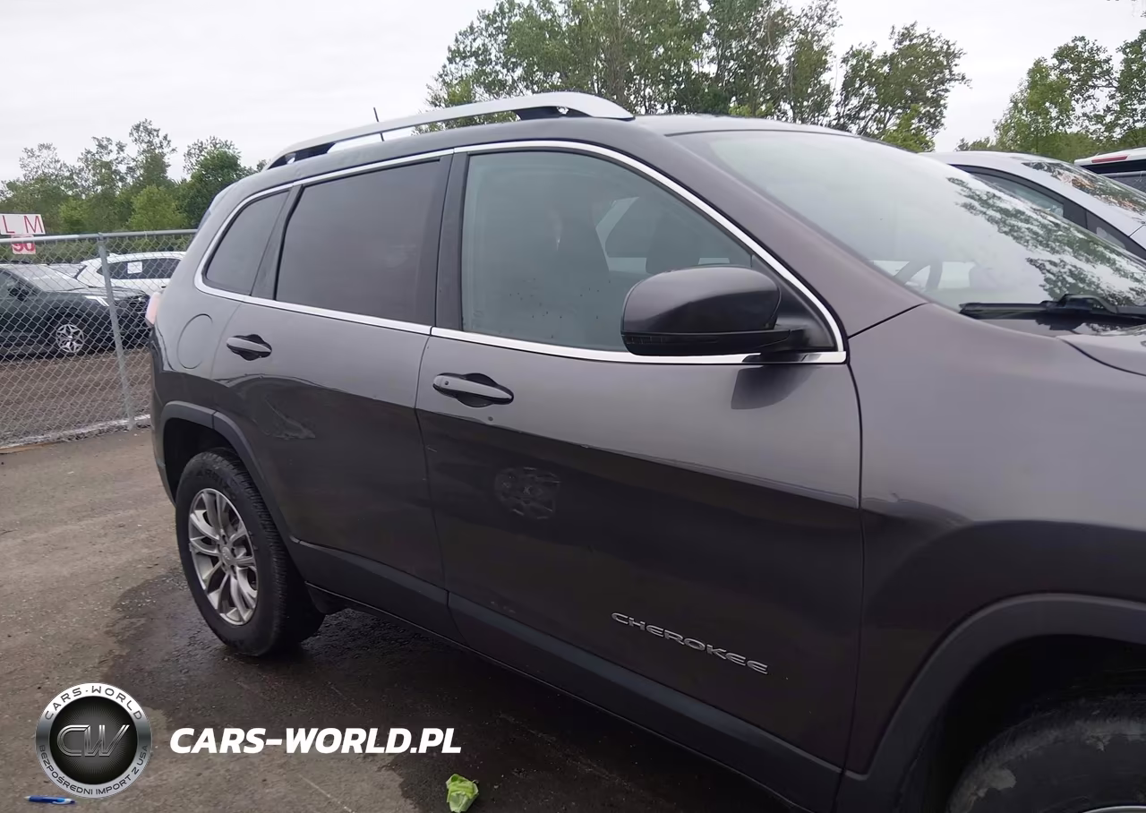 2019 Jeep Cherokee Latitude Plus 4X4 VIN:1C4PJMLB2KD335532 - 13