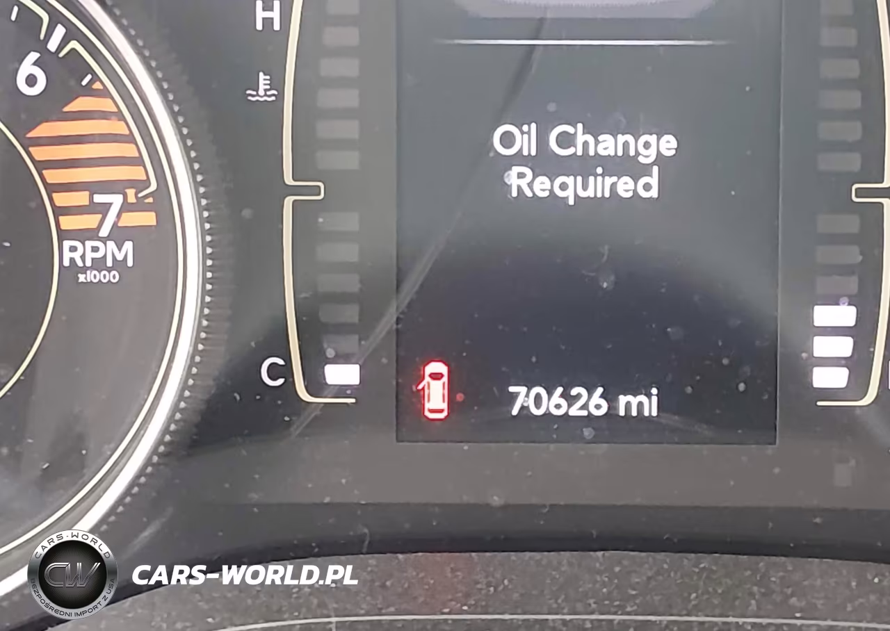 2019 Jeep Cherokee Latitude Plus 4X4 VIN:1C4PJMLB2KD335532 - 15