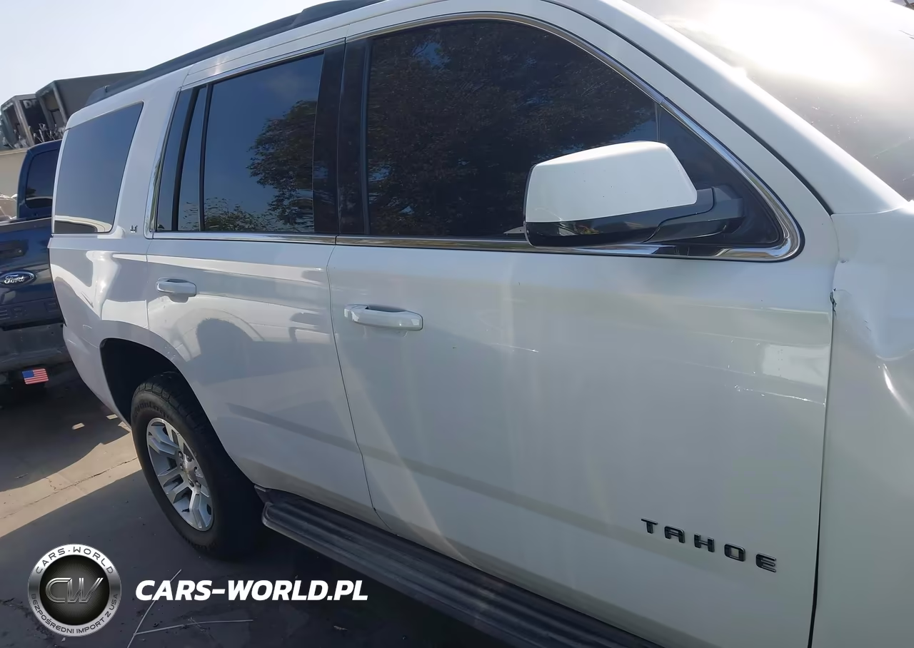 2019 Chevrolet Tahoe Lt VIN:1GNSCBKC2KR113781 - 14