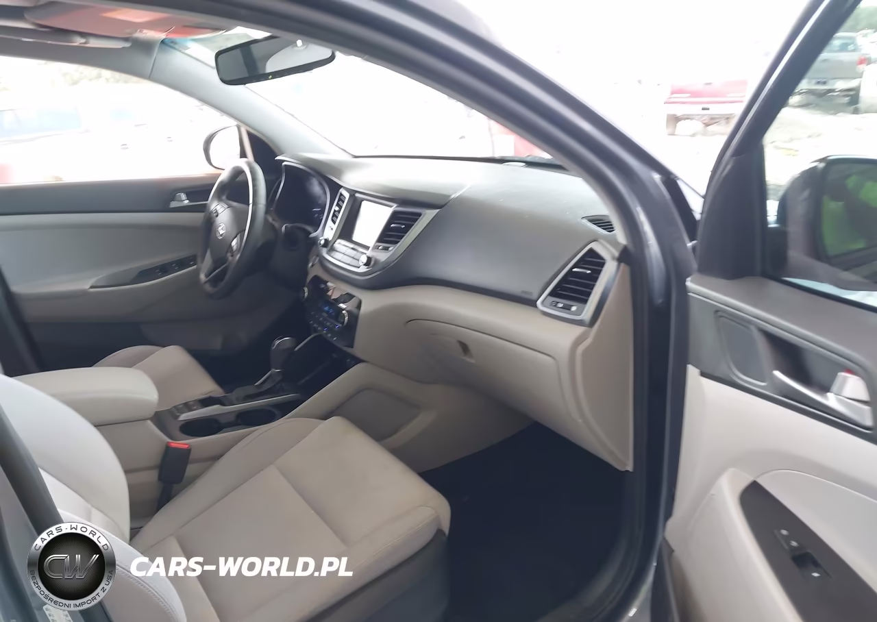 2018 Hyundai Tucson Value VIN:KM8J33A28JU632649 - 5