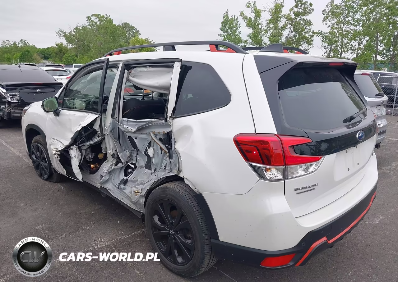 2024 Subaru Forester Sport VIN:JF2SKAGC6RH411640 - 3