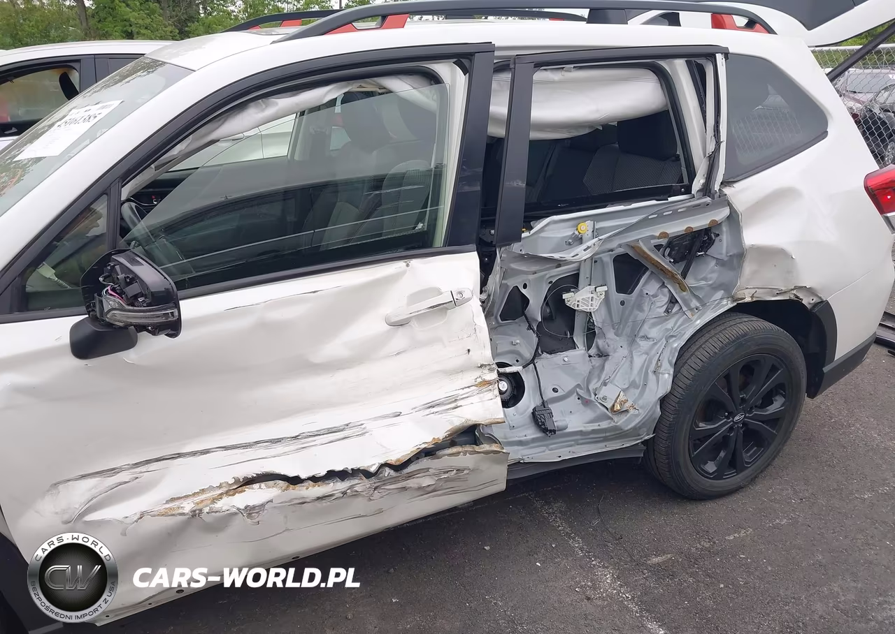 2024 Subaru Forester Sport VIN:JF2SKAGC6RH411640 - 6