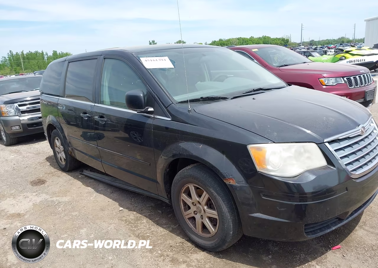 2010 Chrysler Town & Country New Lx