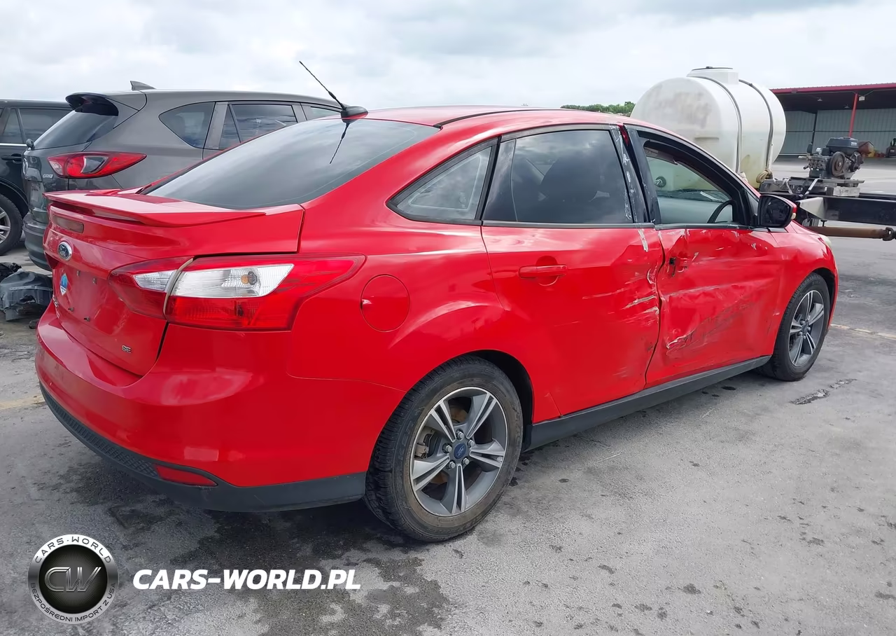 2014 Ford Focus Se VIN:1FADP3F25EL237585 - 4