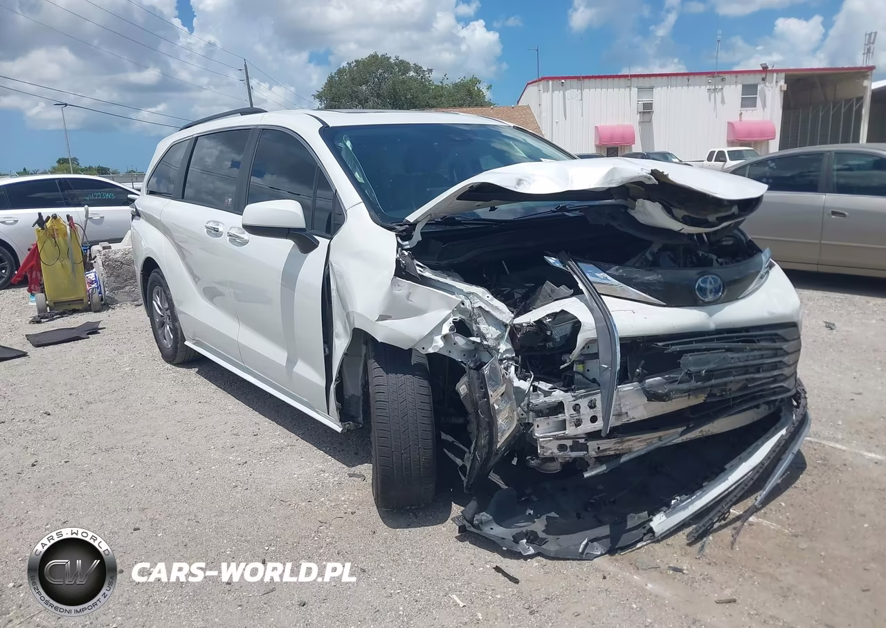2022 Toyota Sienna Xle – zdjęcie 1 z 17