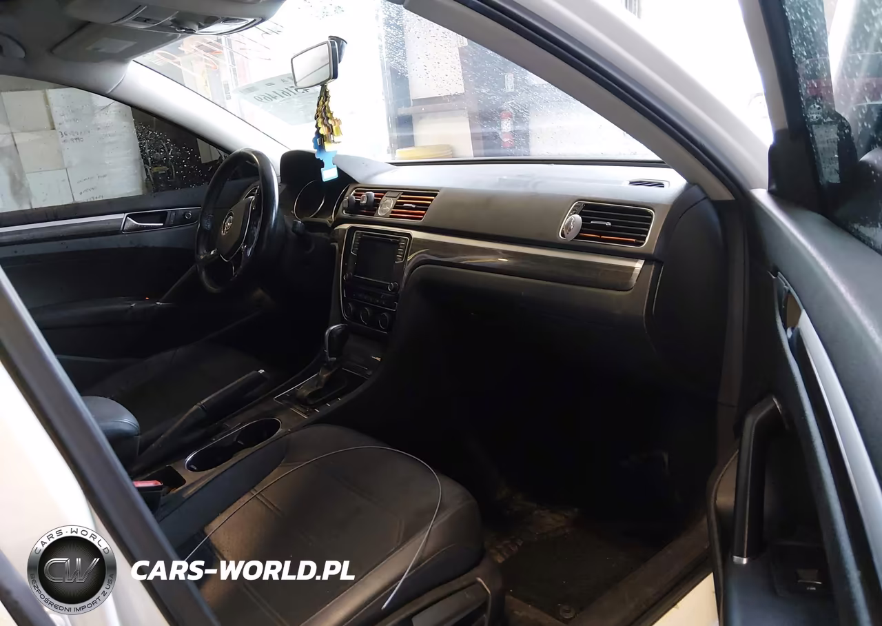 2017 Volkswagen Passat 1.8T Se VIN:1VWBT7A33HC020705 - 5