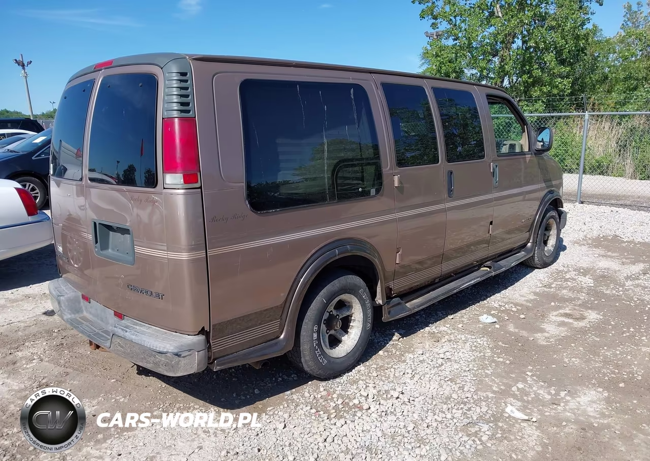 2001 Chevrolet Express Upfitter VIN:1GBFG15R111117783 - 4