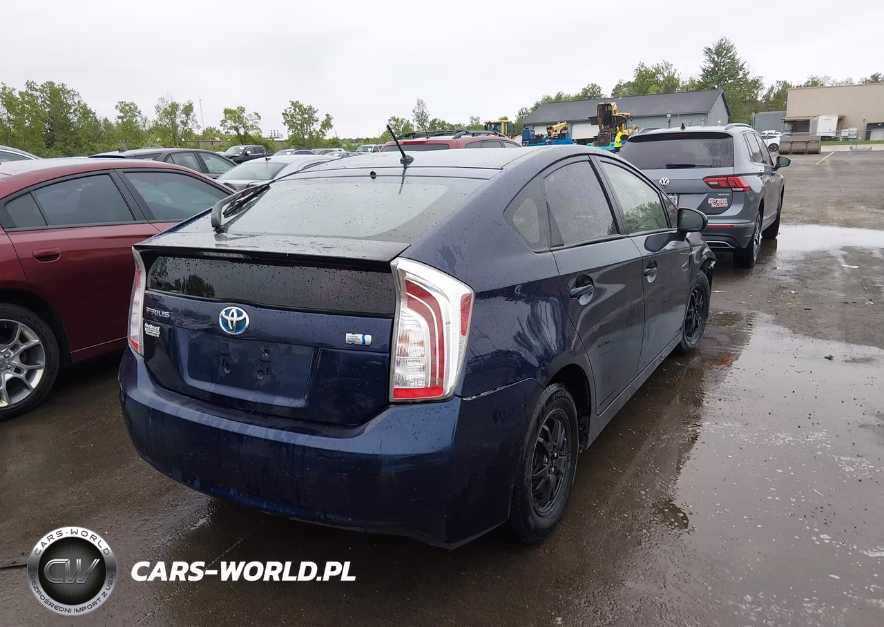 2014 Toyota Prius VIN:JTDKN3DU4E0392500 - 4