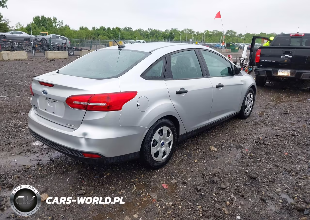 2016 Ford Focus S VIN:1FADP3E27GL378324 - 4