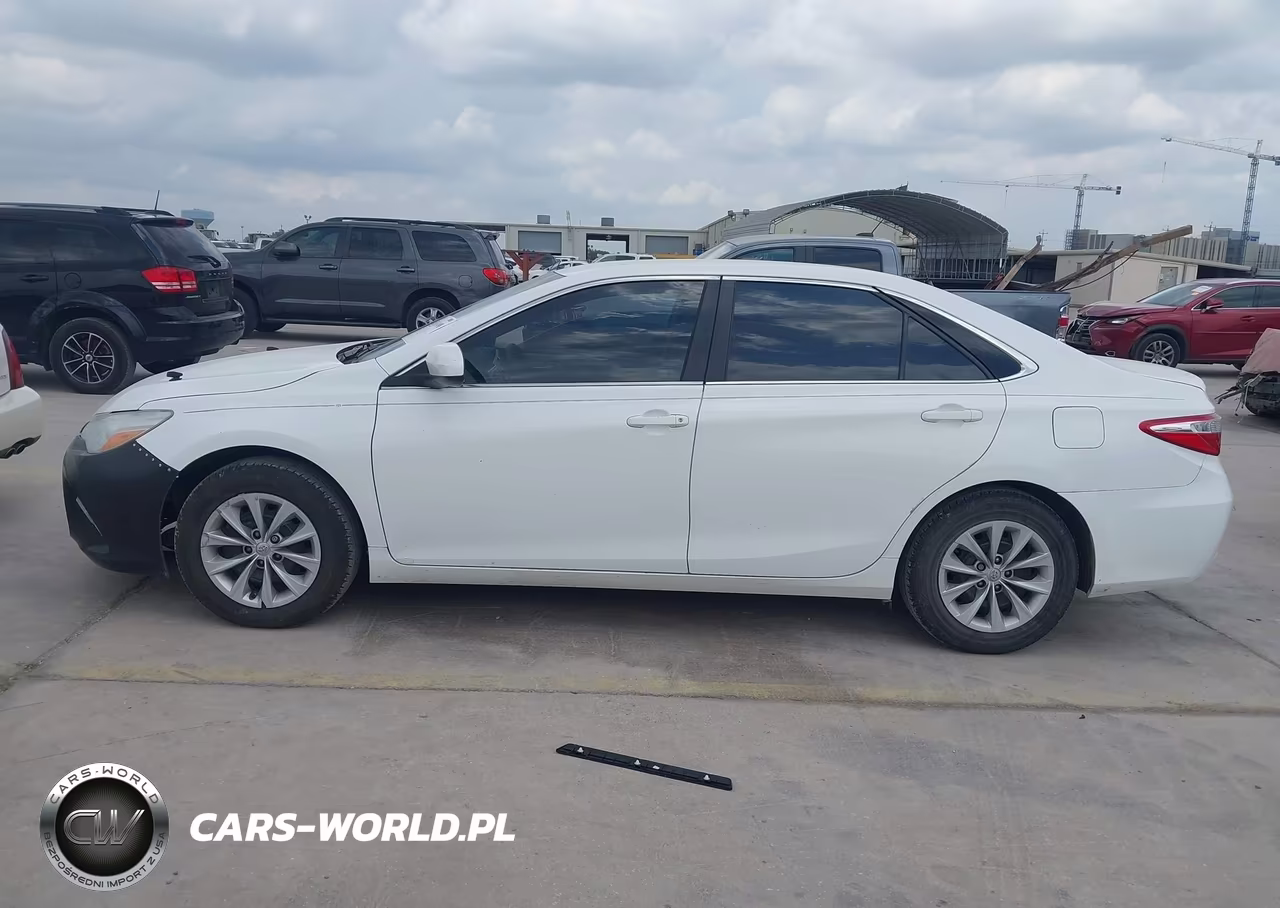 2016 Toyota Camry Le VIN:4T4BF1FK9GR584134 - 14