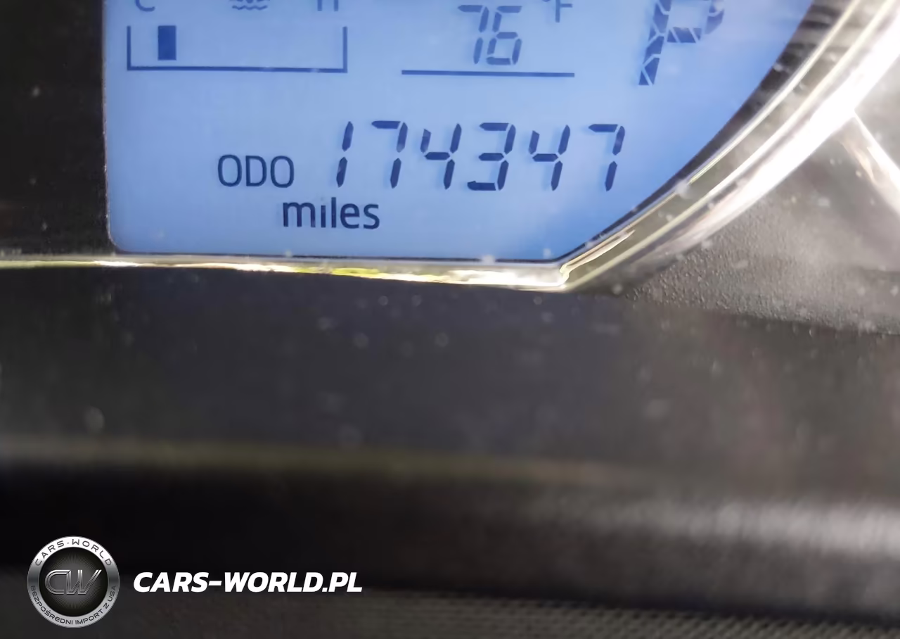 2015 Toyota Corolla Le VIN:2T1BURHE1FC267986 - 15