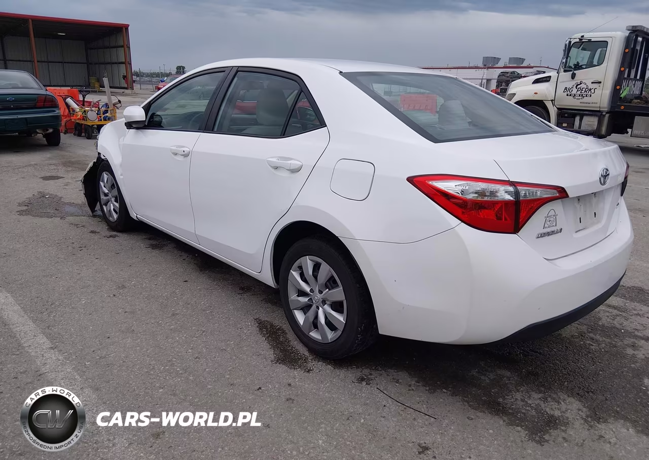 2015 Toyota Corolla Le VIN:2T1BURHE1FC267986 - 3
