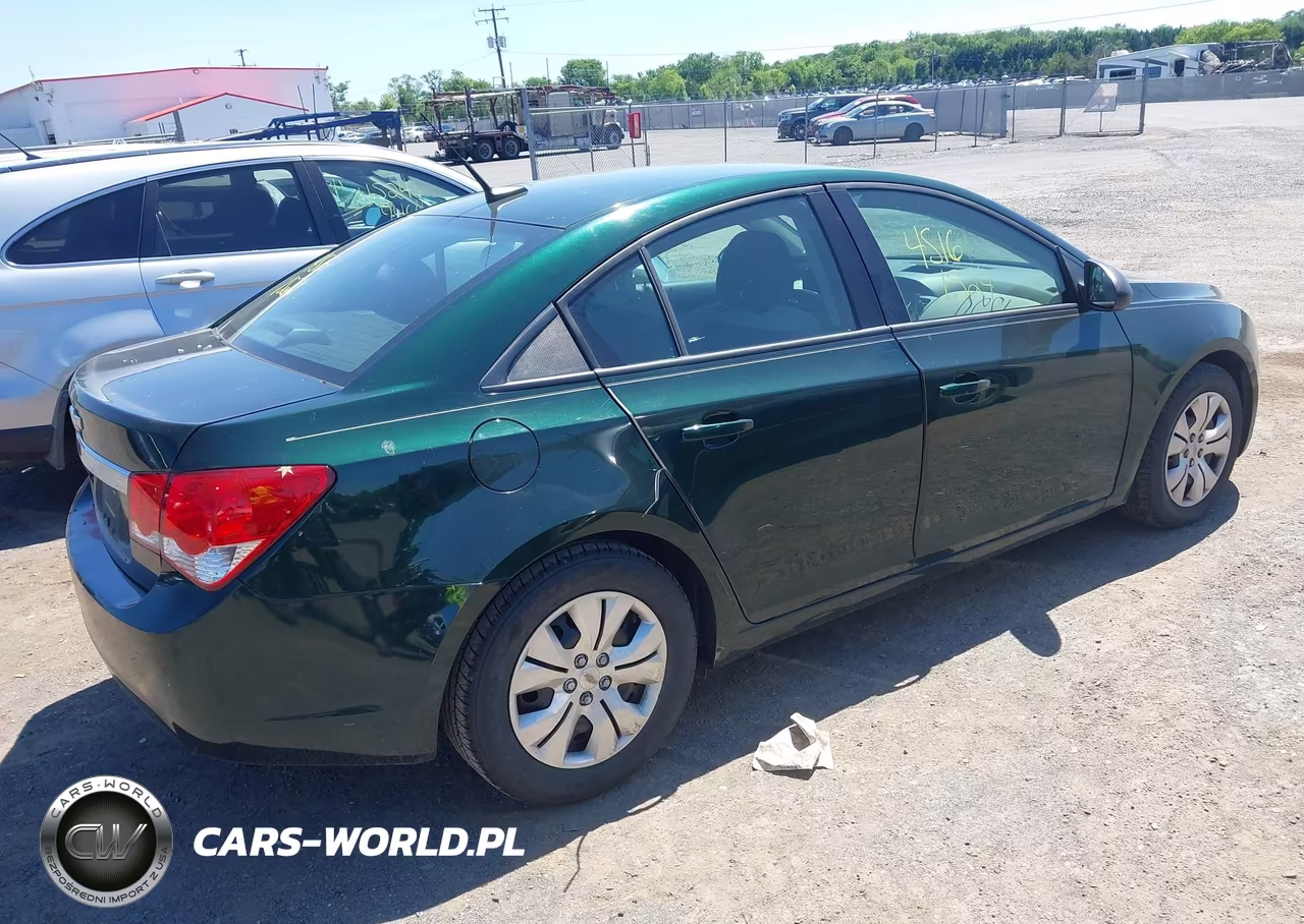 2014 Chevrolet Cruze Ls Auto VIN:1G1PA5SG8E7115262 - 4