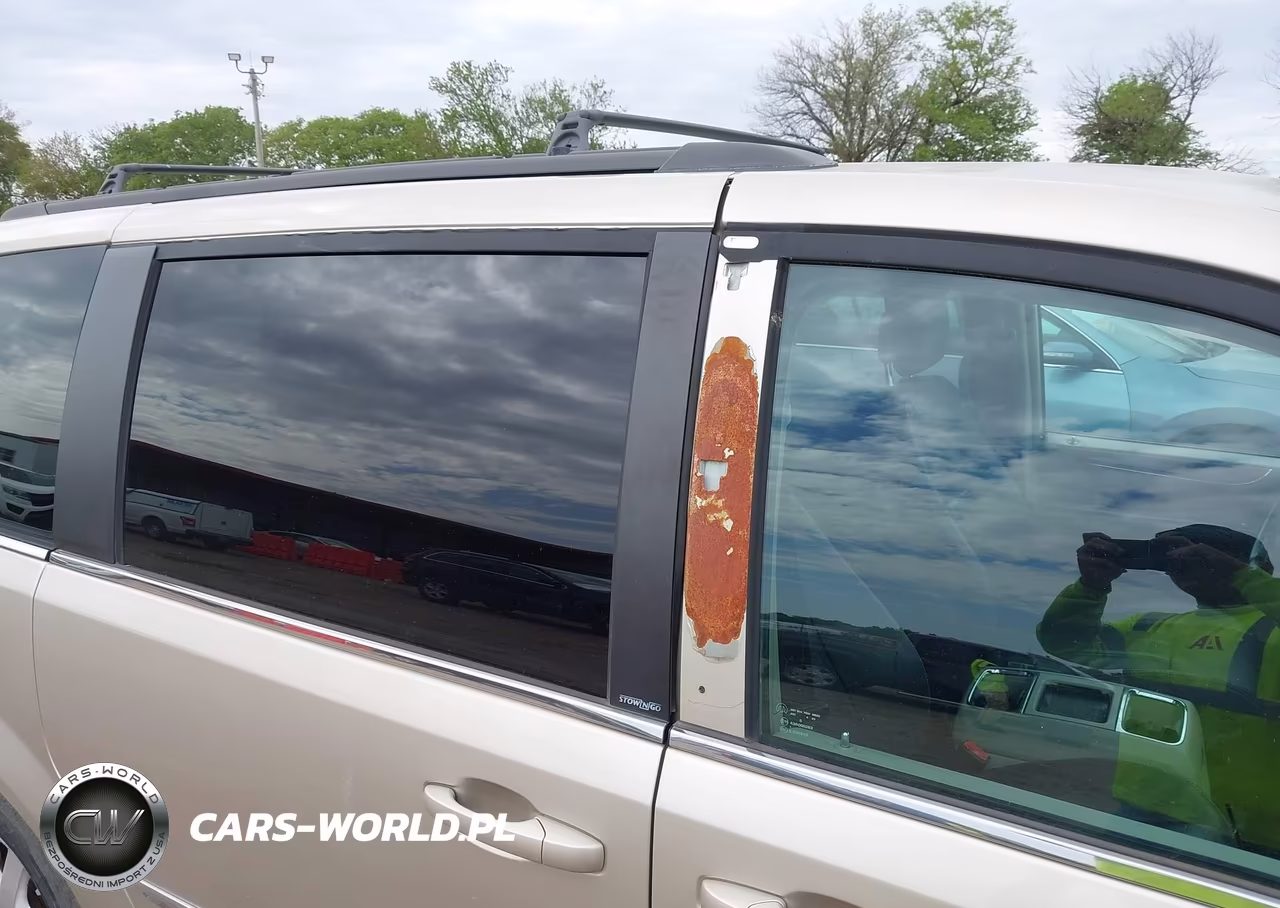 2014 Chrysler Town & Country Touring VIN:2C4RC1BG2ER272657 - 12