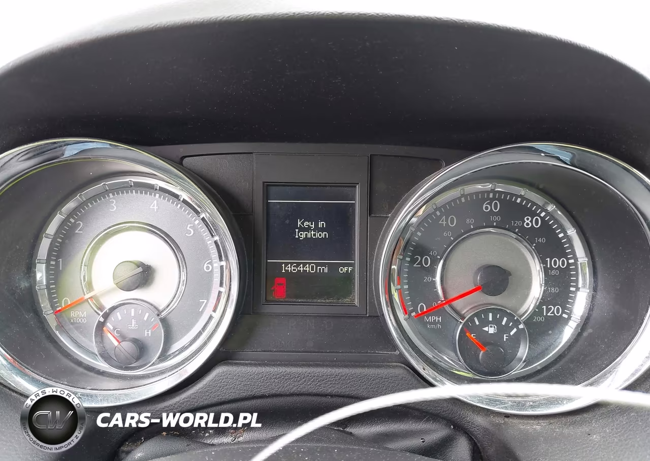 2014 Chrysler Town & Country Touring VIN:2C4RC1BG2ER272657 - 7