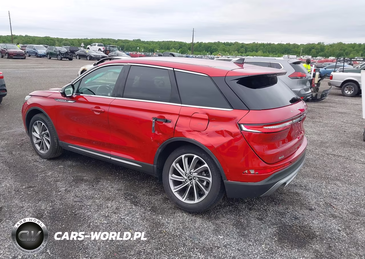2025 Lincoln Corsair Premiere VIN:5LMCJ1CA6SUL07195 - 3