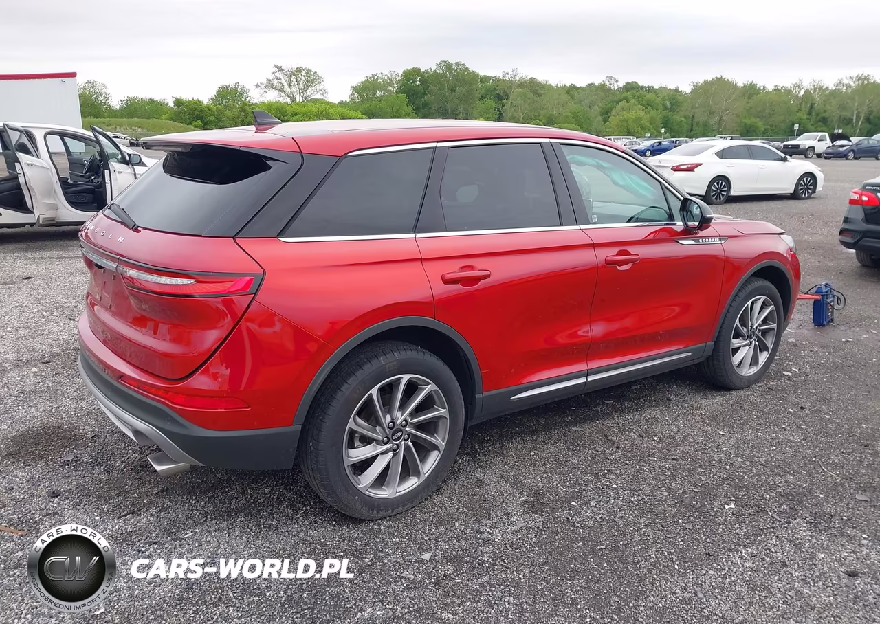 2025 Lincoln Corsair Premiere VIN:5LMCJ1CA6SUL07195 - 4