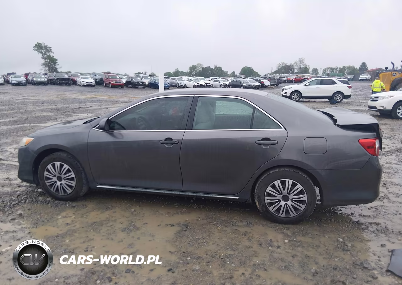 2014 Toyota Camry Le VIN:4T1BF1FK8EU443806 - 15