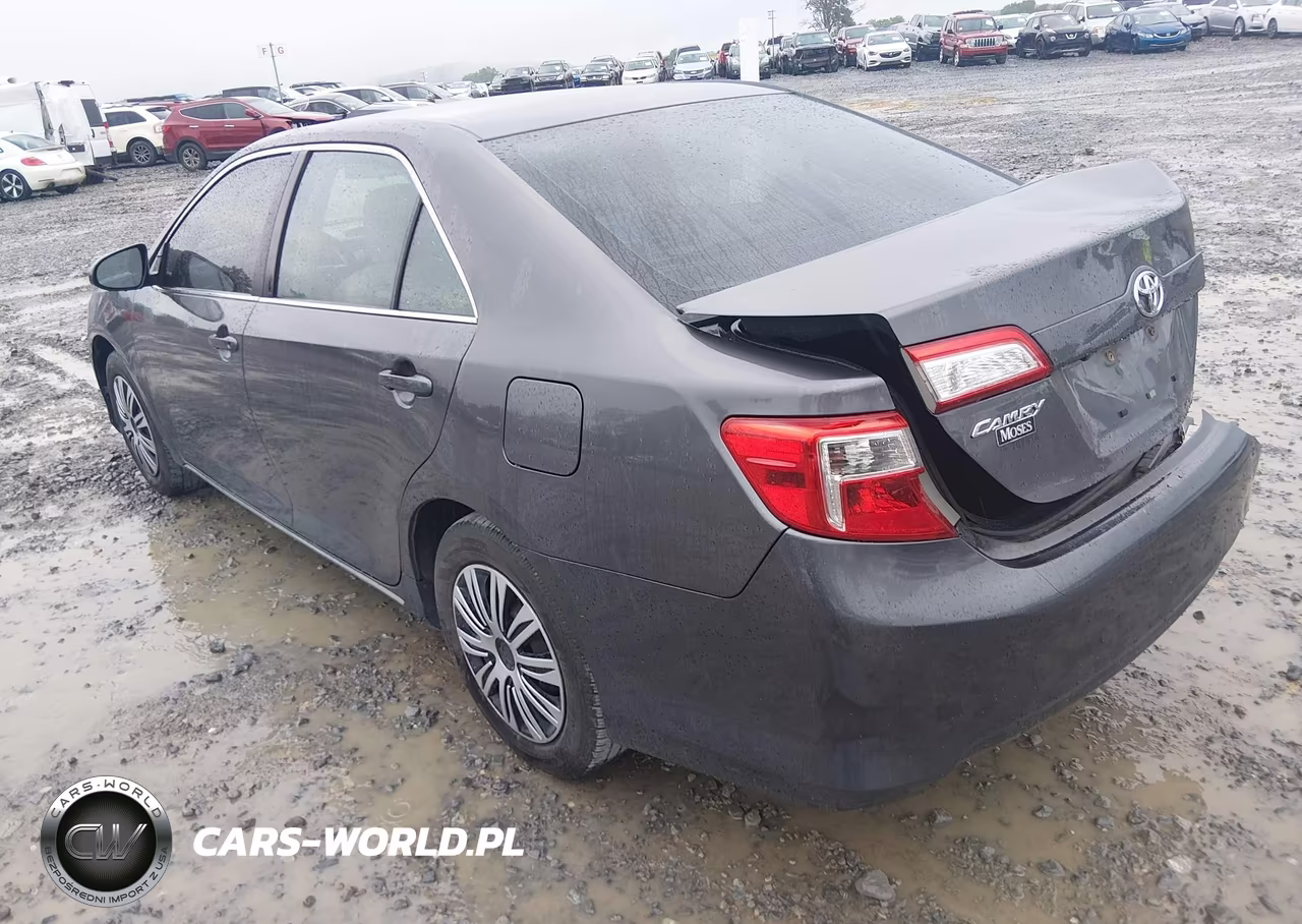 2014 Toyota Camry Le VIN:4T1BF1FK8EU443806 - 3
