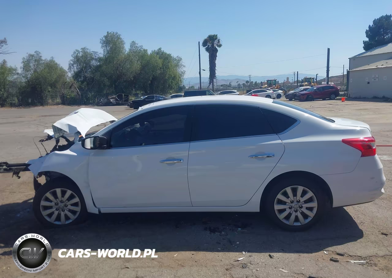 2018 Nissan Sentra S VIN:3N1AB7AP6JY312319 - 13