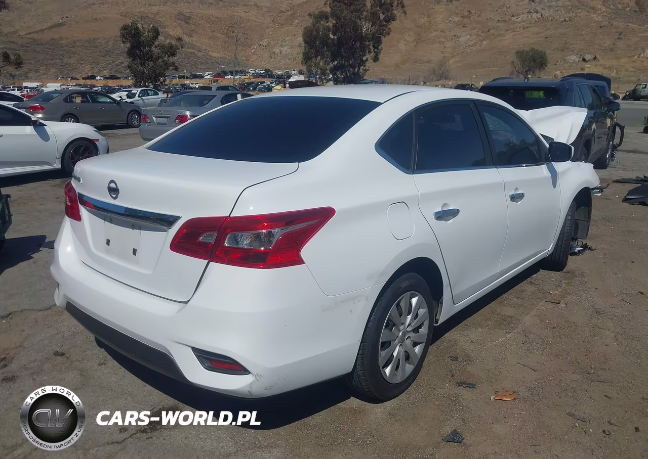 2018 Nissan Sentra S VIN:3N1AB7AP6JY312319 - 4