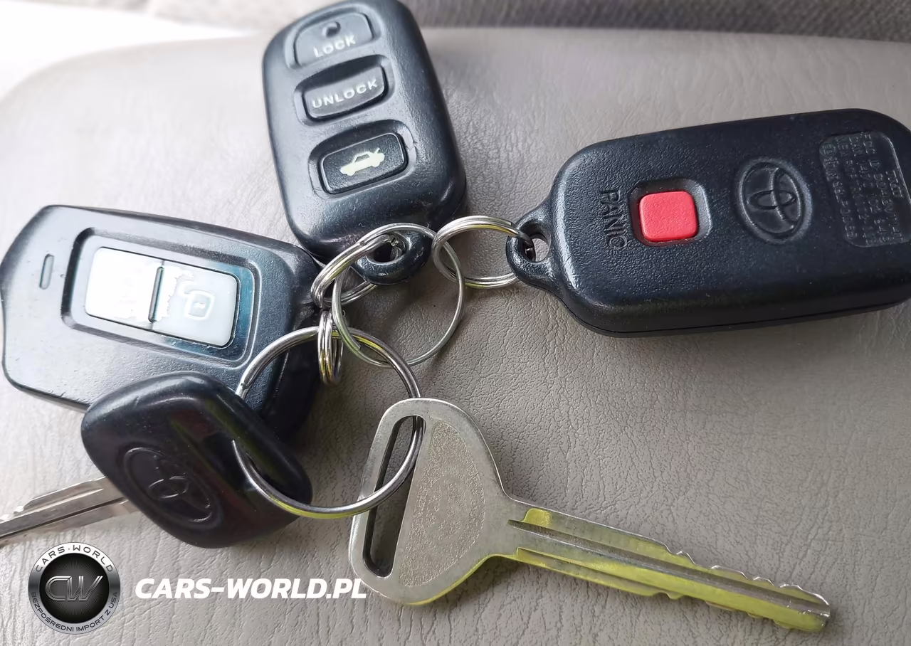 2002 Toyota Camry Le VIN:4T1BE32K72U106267 - 11
