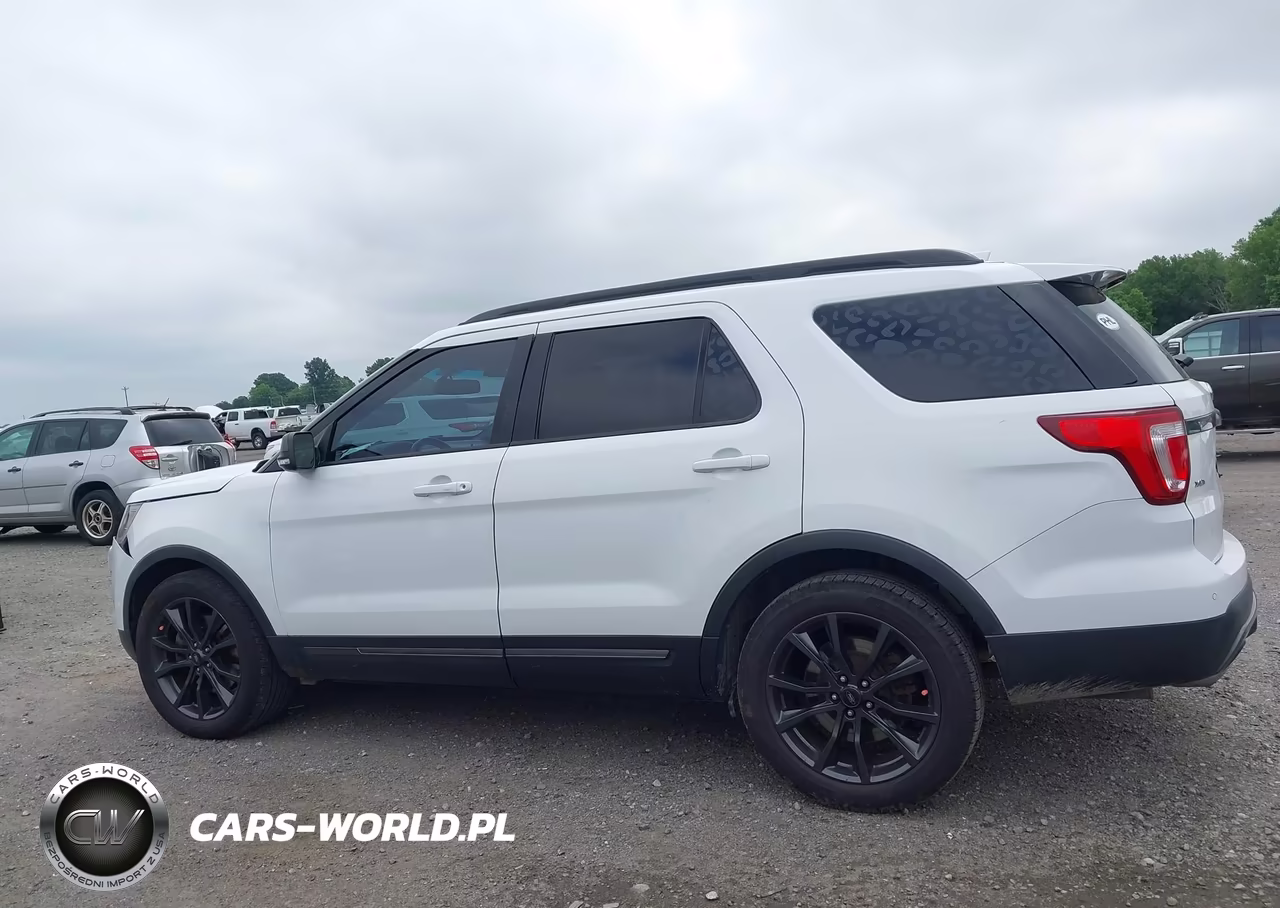 2017 Ford Explorer Xlt VIN:1FM5K7D86HGA22138 - 14