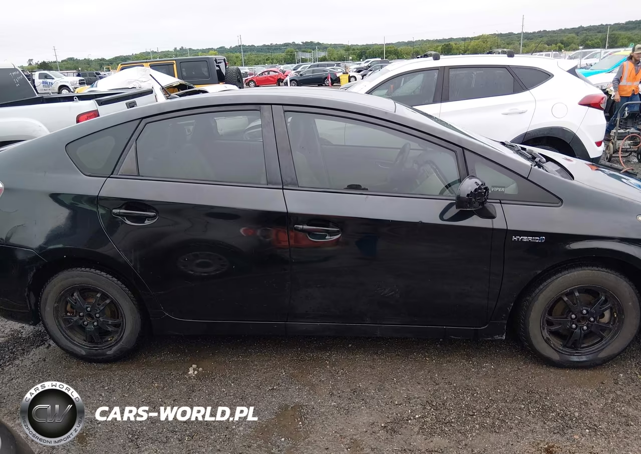 2014 Toyota Prius Two VIN:JTDKN3DU6E1815894 - 13